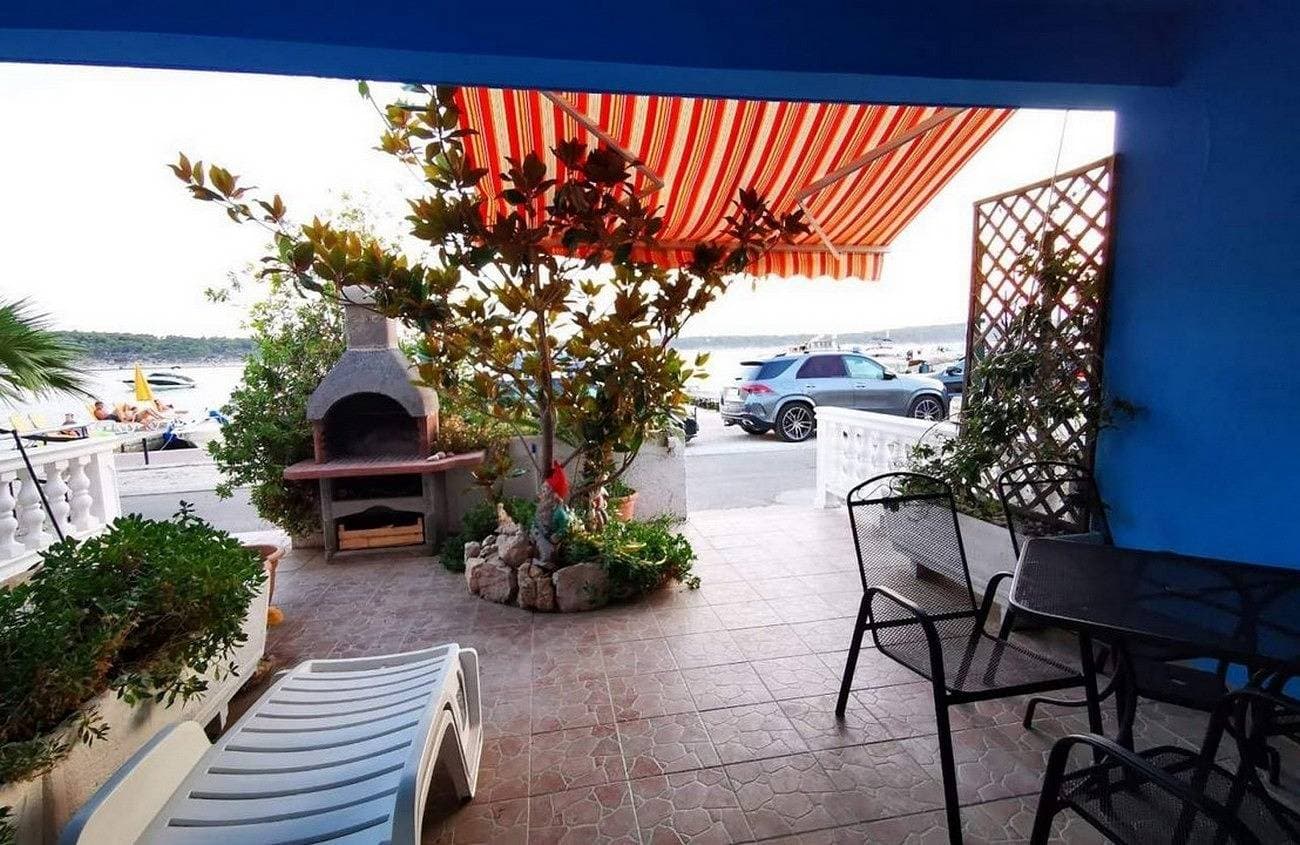 Foto 9 von 10: 1-Zimmer-Ferienwohnung am Strand Barbat, Rab -a