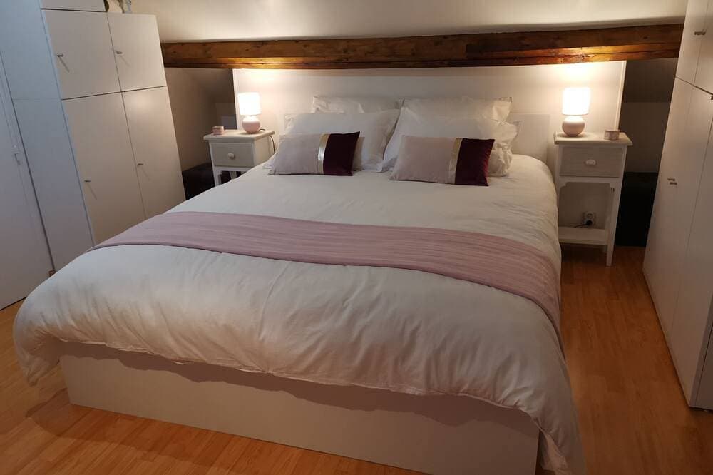 Charming chambre d'hote suite 400m from the port. 1