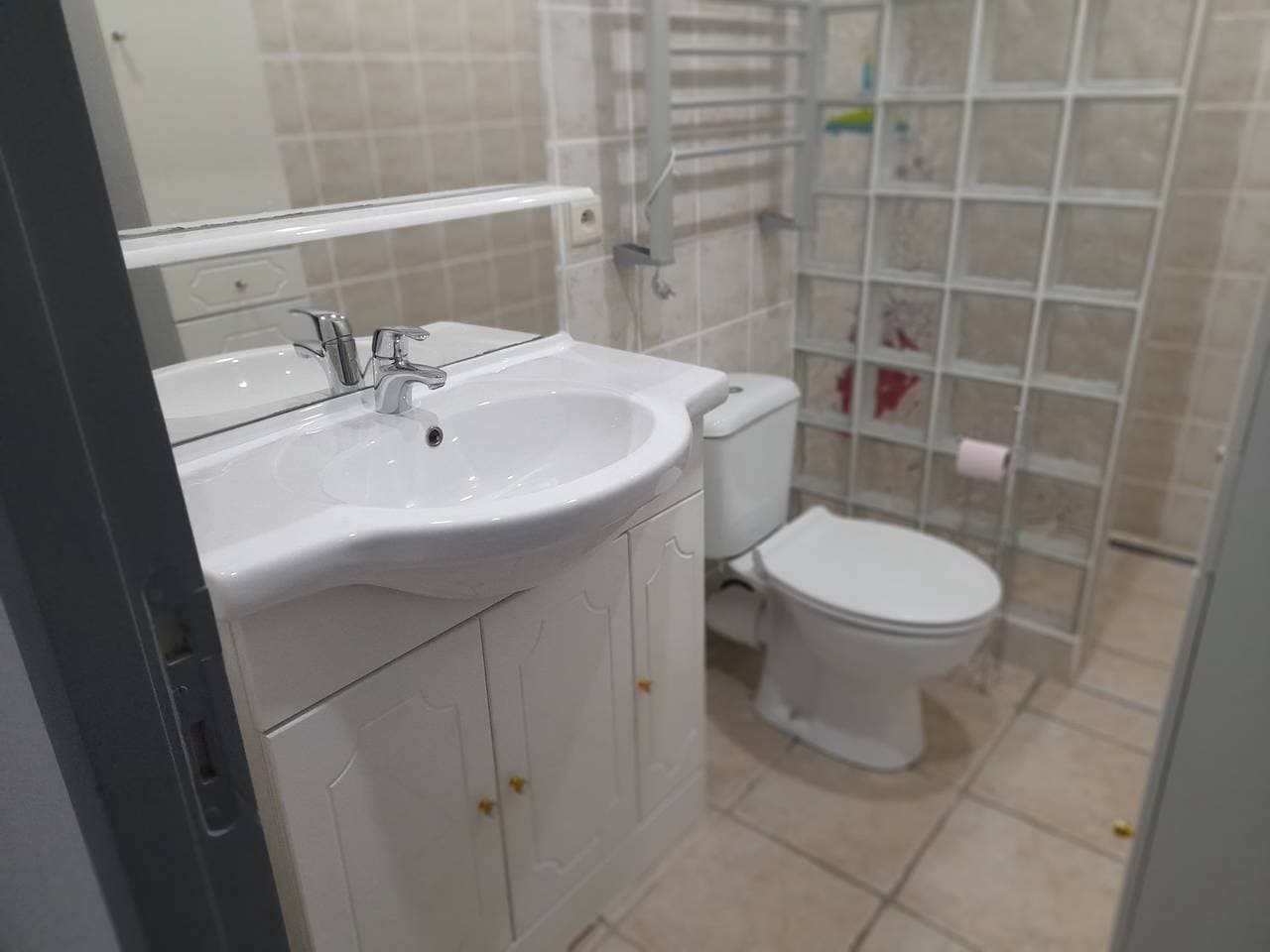 Foto 10 von 32: Gemütliches Apartment in Sainte-Croix-du-Verdon 44 m² Seeansicht