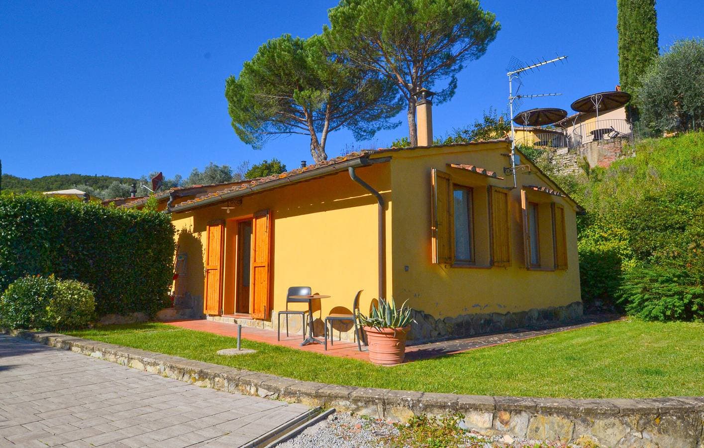 Gemütliche Ferienwohnung mit Pool, Garten und WLAN im Chianti, 1,5 km vom Torrente Ambra entfernt 1