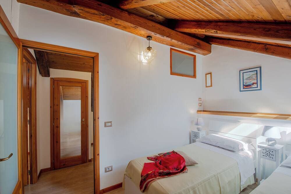 Foto 6 von 18: Maison Antica - One Step Away From the Sea