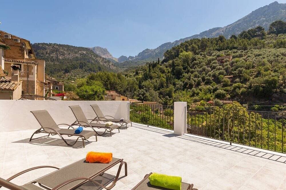 Town House Alba | Terrasse & Tramuntana-Blick 1