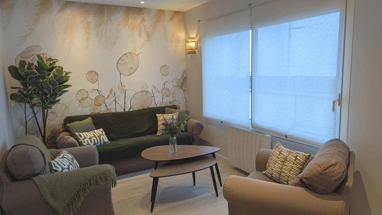Foto 3 von 41: Two-Bedroom Apartment with Sea View