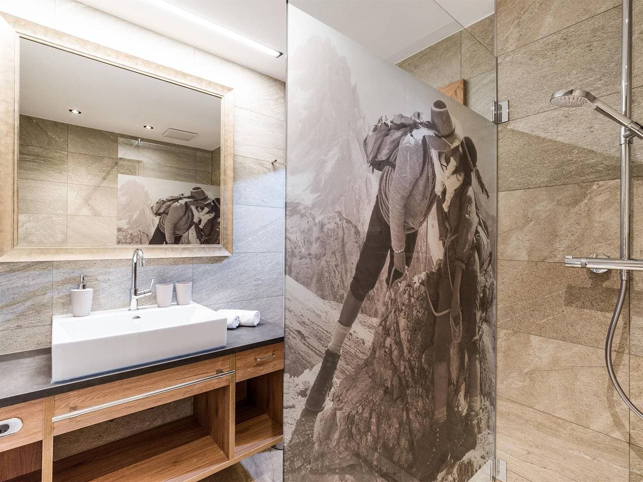 Foto 4 von 51: Standarddoppelzimmer "Nordseite" Üf (bis 3 Nächte)