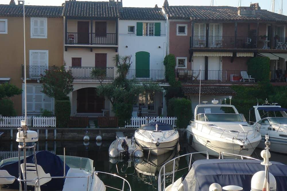Foto 13 von 16: Port Grimaud - Studio Cab 4 person - Harbor view - access to St Tropez by sea.