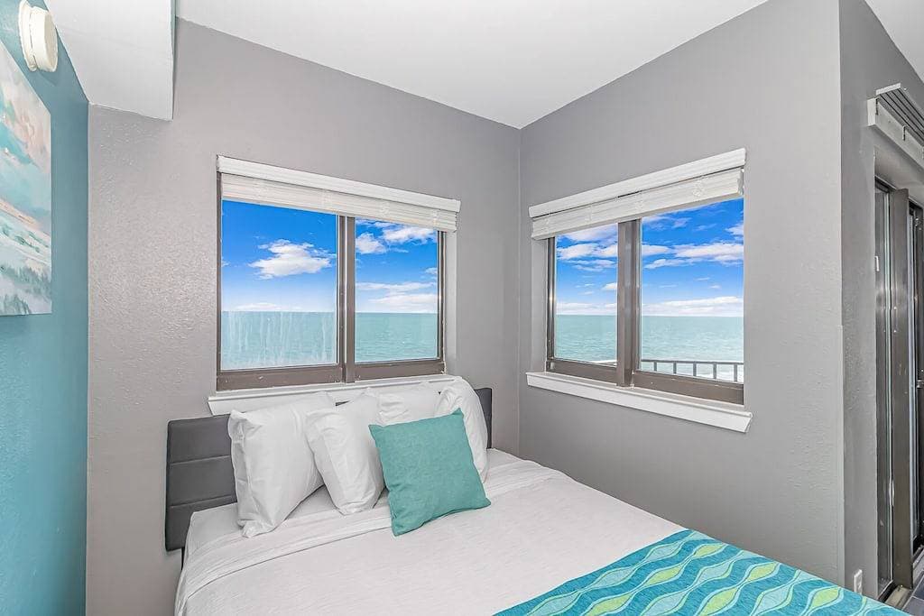 Foto 5 von 45: Angle Oceanfront Studio ~ Palace 603
