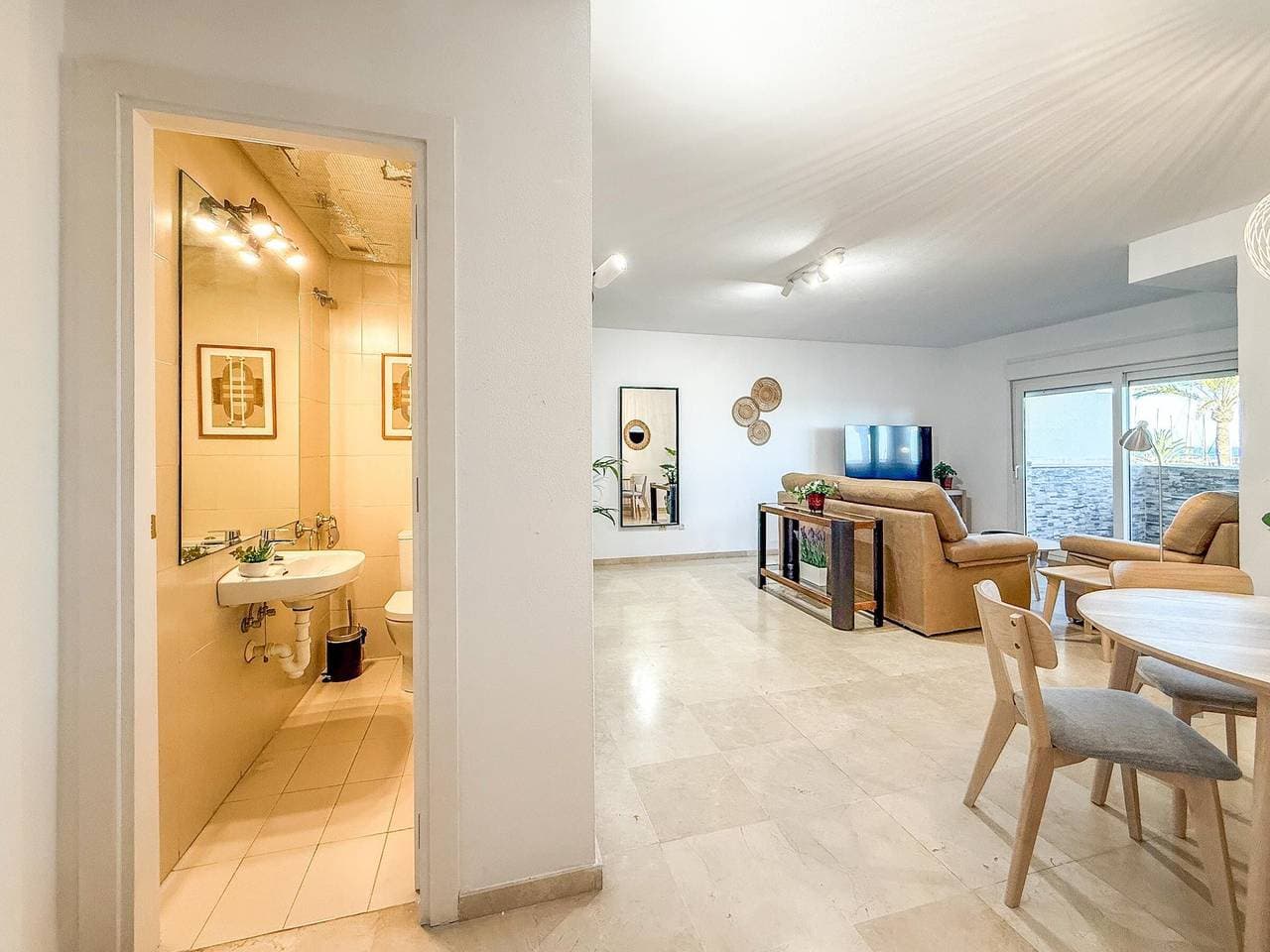 Foto 5 von 25: Duplex mit Meerblick und Pools in Estepona