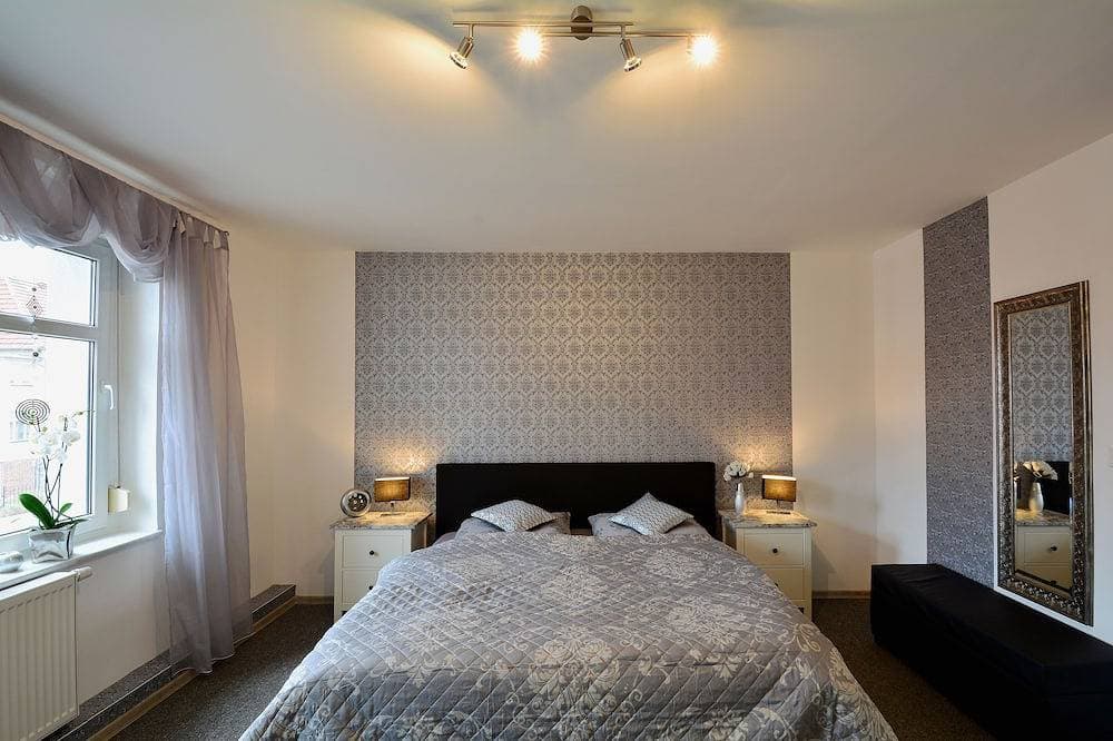 Foto 6 von 27: Feriewohnung im Herzen von Thale mit sagenhaften Blick zur Roßtrappe. ****