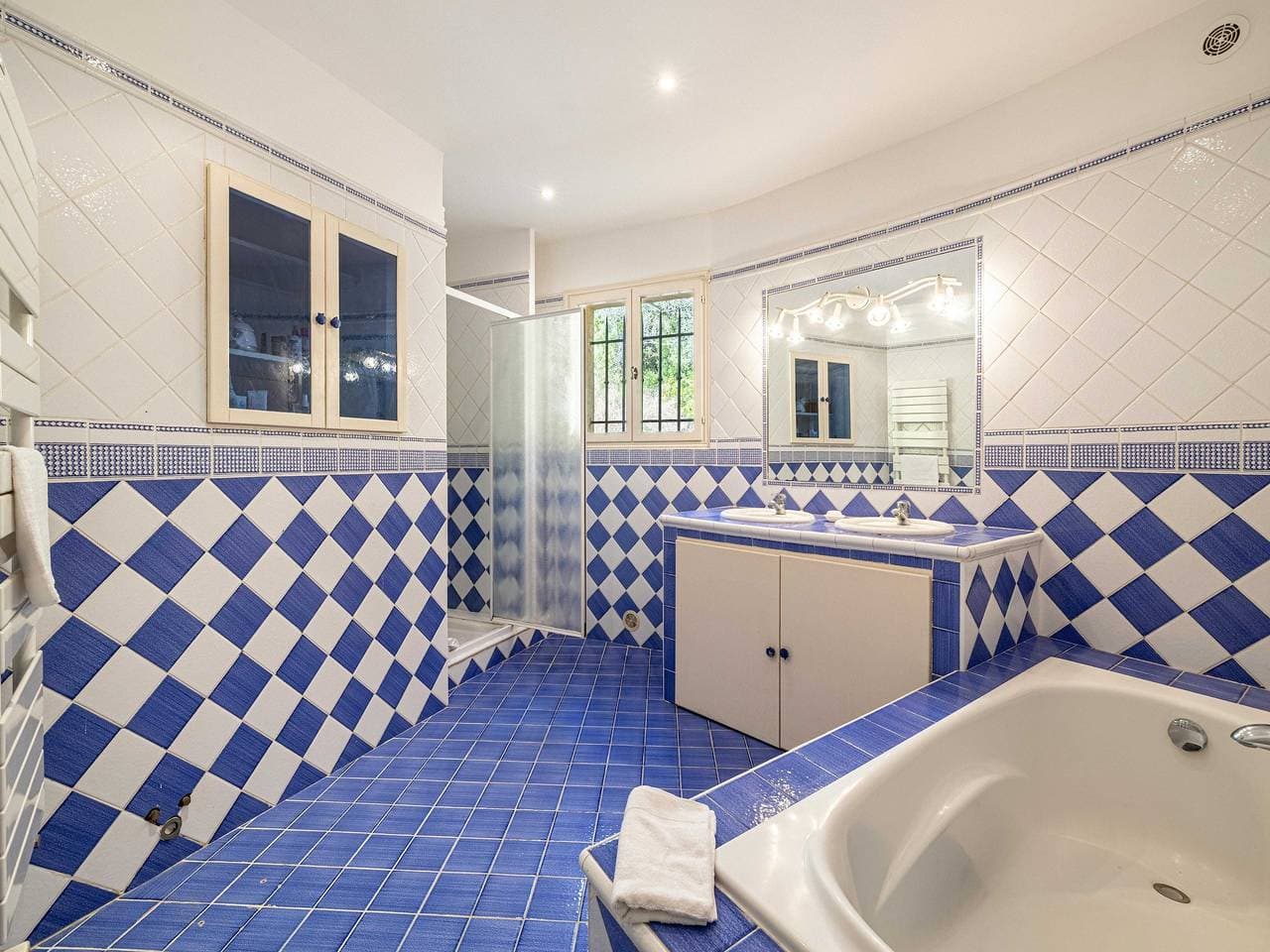 Foto 11 von 24: A/C Haus 4Br/10P mit Pool – 40 Minuten von Cannes