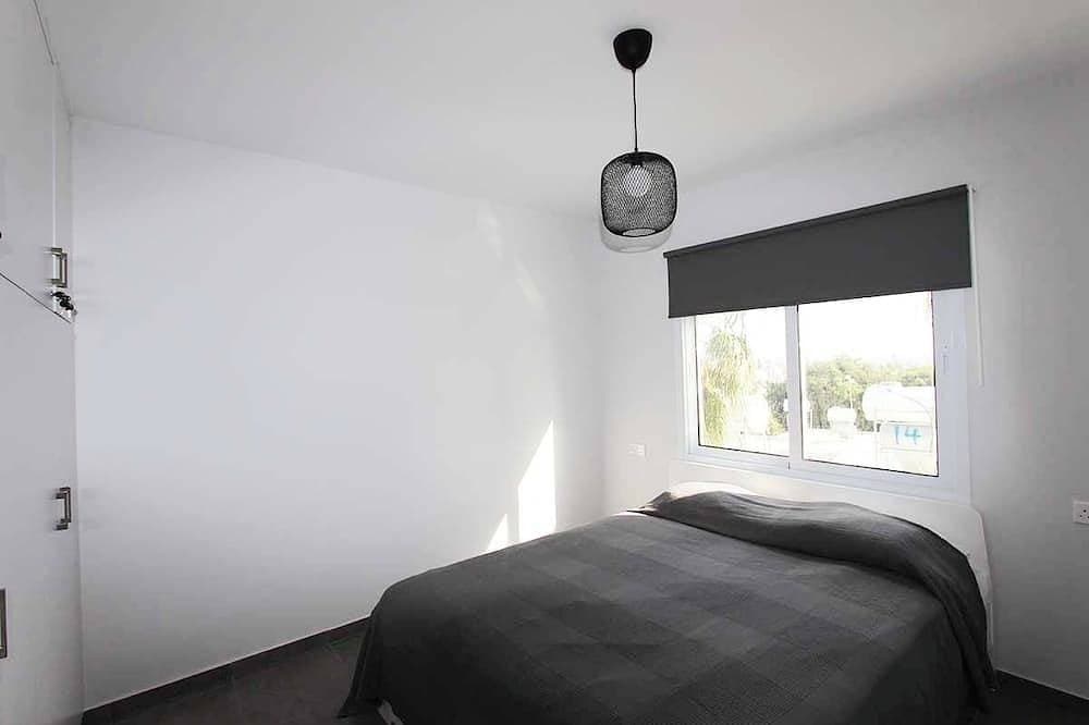 Foto 3 von 7: Beautiful modern apartment in the center of Ayia Napa with sea views