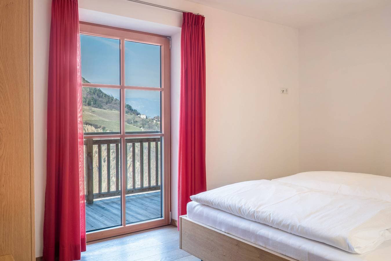 Foto 13 von 30: Ferienwohnung "Gojer Vernatsch" mit Bergblick, Garten und WLAN