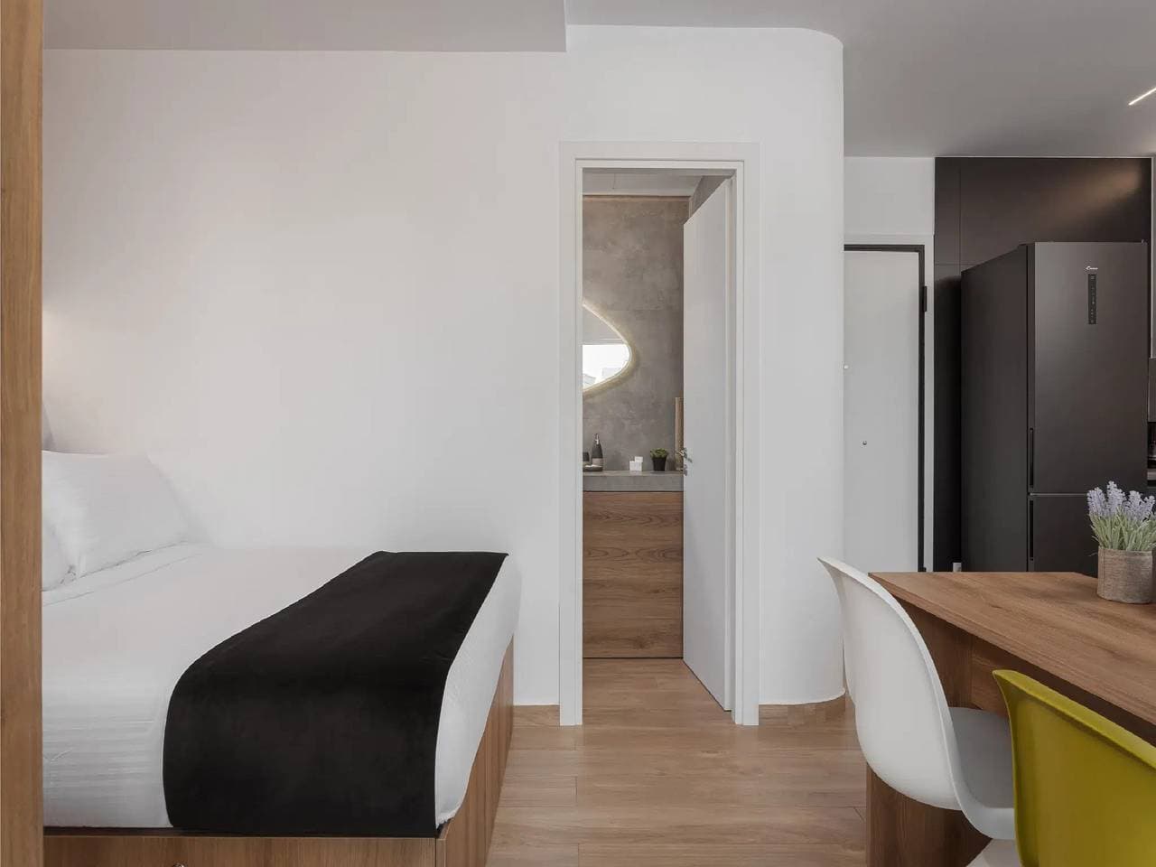Foto 4 von 26: Modern Athens Apartment | Apartment Luxe | 1 Bedroom | Balcony
