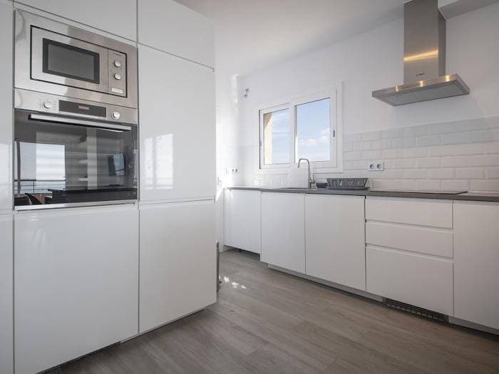 Foto 4 von 39: Ferienwohnung für 6 Personen mit Balkon