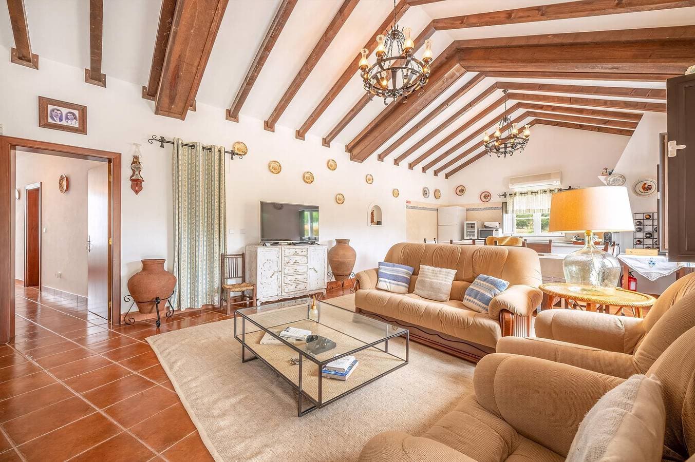 Foto 6 von 41: Ferienhaus für 7 Personen mit Pool
