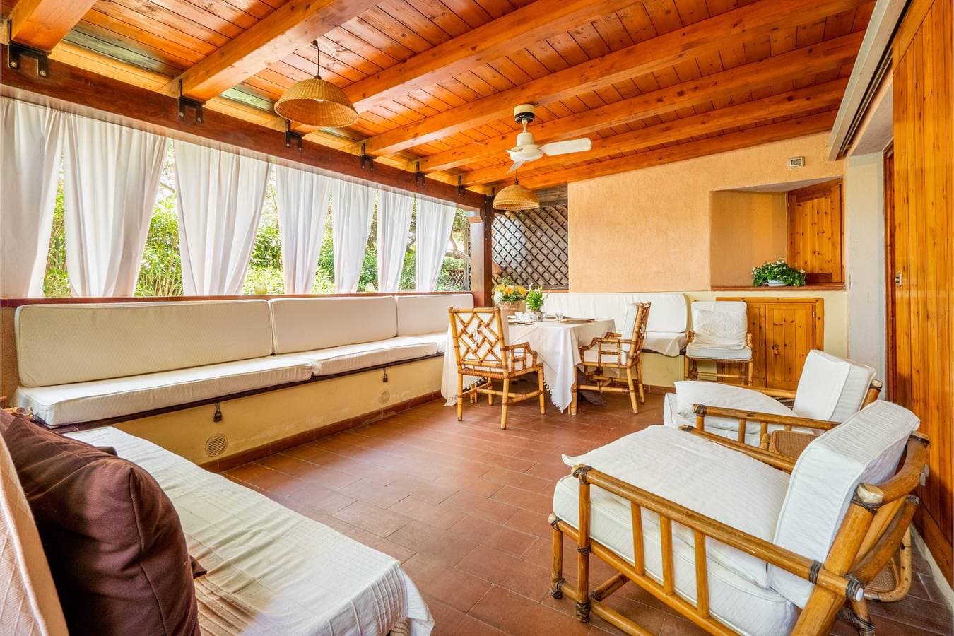 Foto 3 von 25: Ferienwohnung „Casa Vacanze Miky Punta Asfodeli“ mit Terrasse, Garten & Klimaanlage