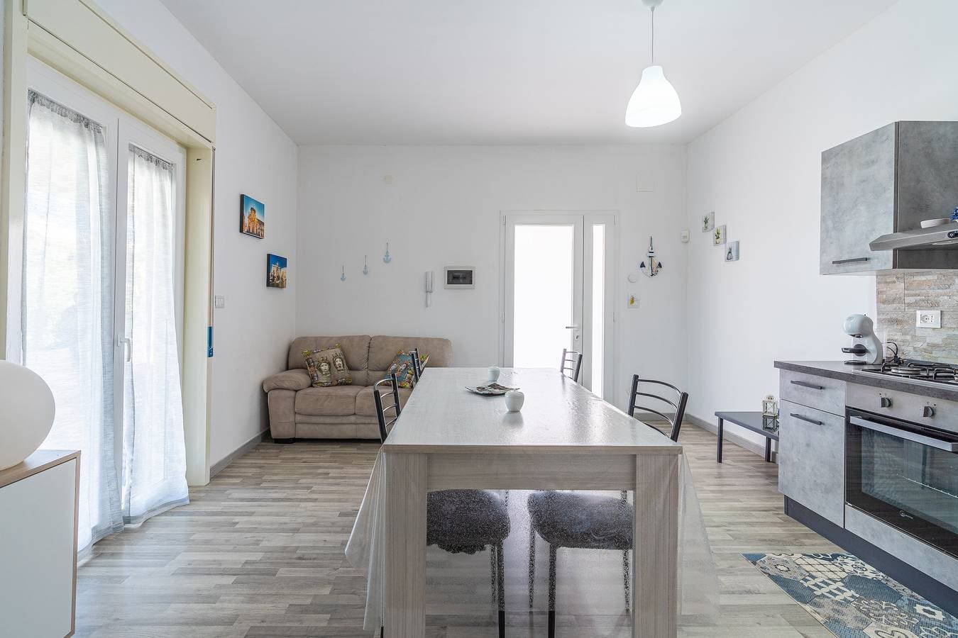 Foto 5 von 32: Apartment 'Sole Vista Giardino' mit Meerblick, WLAN und Klimaanlage