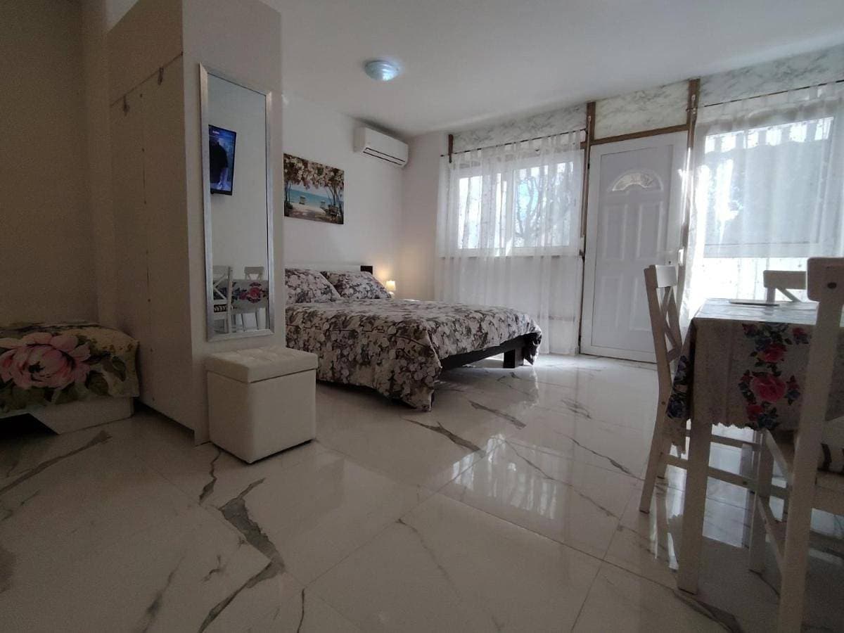 Studio-apartman Ella 1