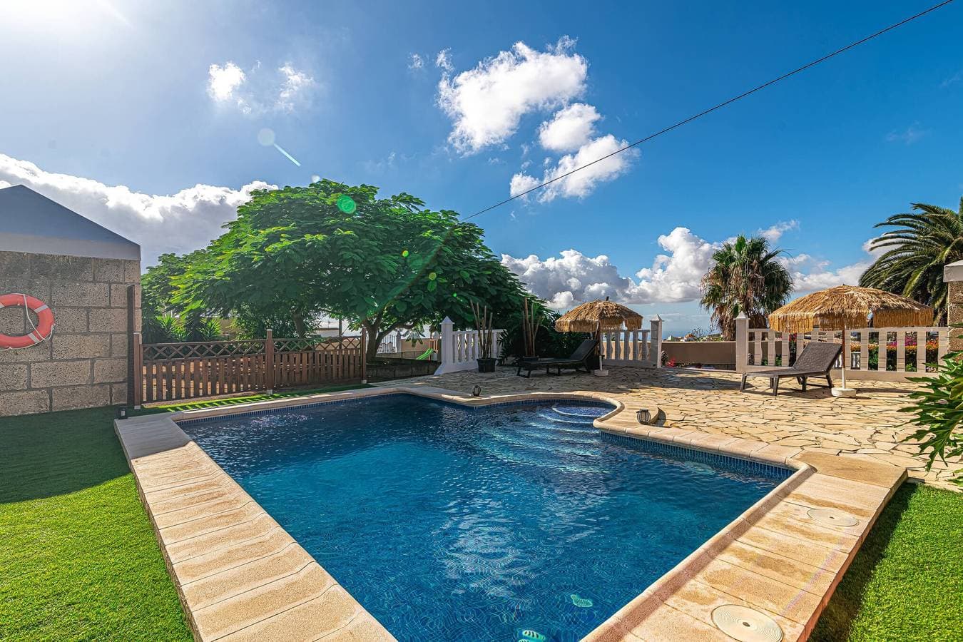 Foto 2 von 26: Villa „Aurora“ mit beheizbarem Pool, Meerblick, Privatpool und WLAN