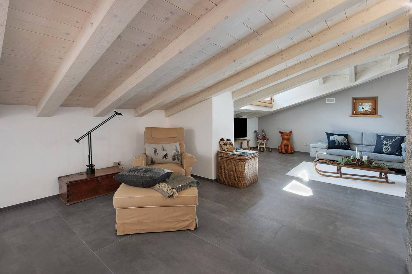 Foto 12 von 37: Ferienwohnung 'Scoiattolo' mit Bergblick, Gemeinschaftsgarten und Wi-Fi