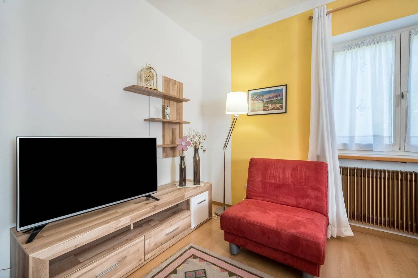 Foto 4 von 22: Ferienwohnung 'Oase' mit Gemeinschaftsgarten, WLAN und der Möglichkeit den privaten Pool zu benützen