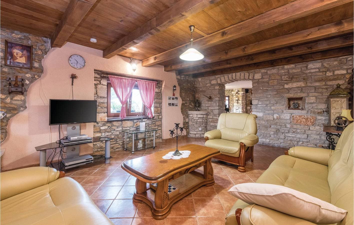 Foto 4 von 43: Ferienwohnung mit Meerblick, Pool, Terrasse und WLAN in der Nähe von Barban