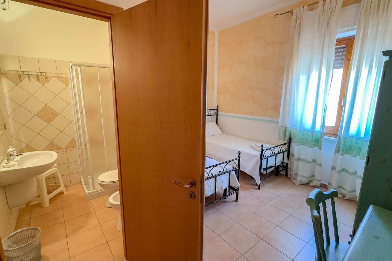 Foto 4 von 11: Su Recreu 'E Mare 205- Doppelzimmer