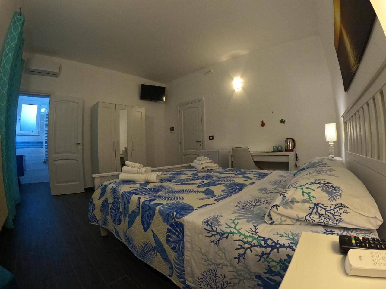 Foto 9 von 17: Double Room with Private Bathroom