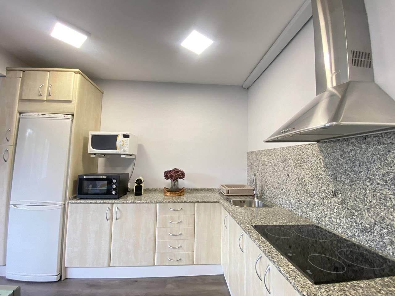 Foto 7 von 22: Ferienwohnung für 5 Personen mit Balkon/Terrasse
