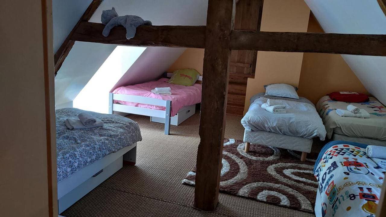Foto 5 von 12: Six-Bedroom House