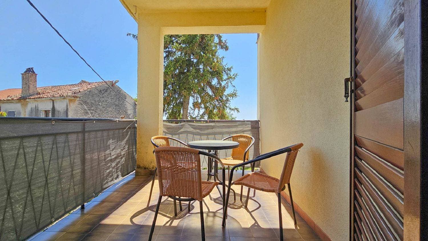 Komfortables, hundefreundliches Apartment mit eigenem Balkon, Waschmaschine, WiFi 1