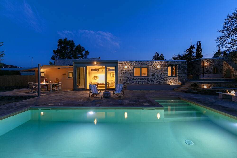 Secret Garden Cottage - Serene & Private 1