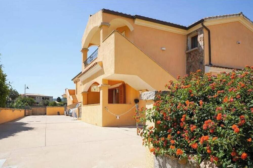 Foto 11 von 30: Apartment with Private Garden and Patio - Relaxation and Comfort Two Steps from the Sea