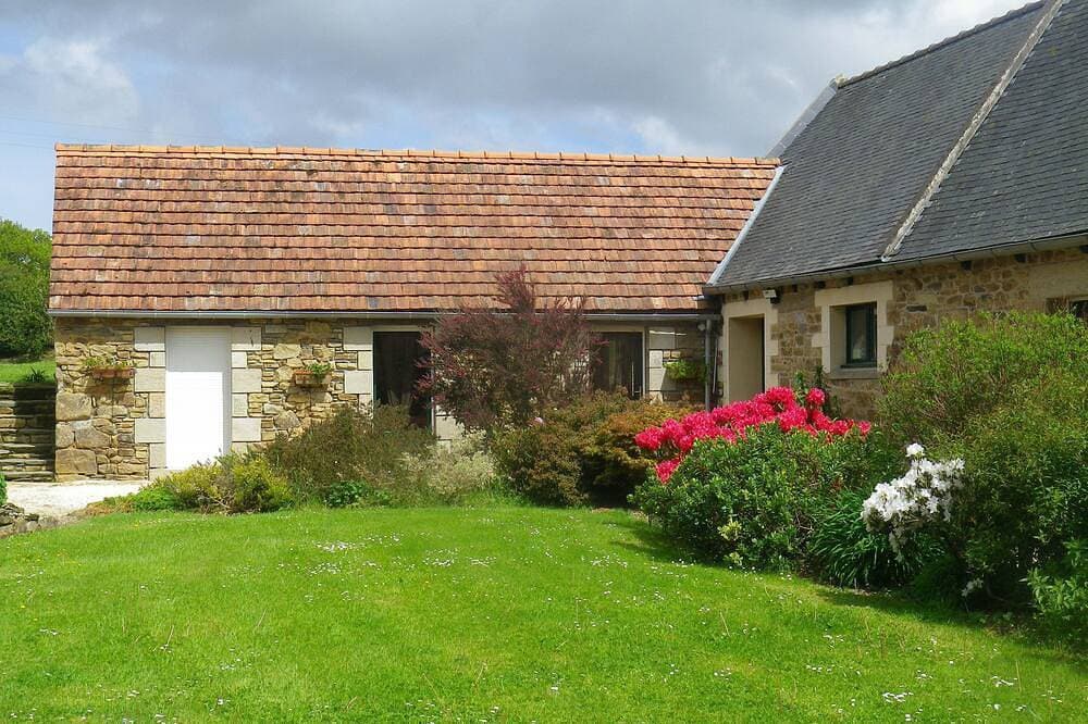 Country house a few minutes from the sea and the pink granite coast 1