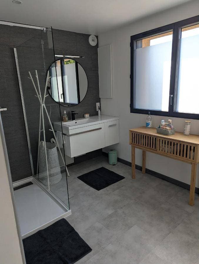 Foto 5 von 11: Double Room with Private Bathroom