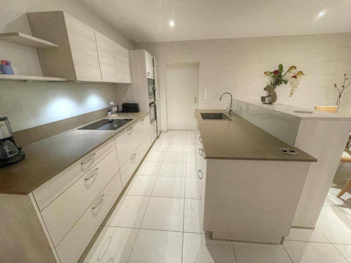 Foto 4 von 32: Three-Bedroom House