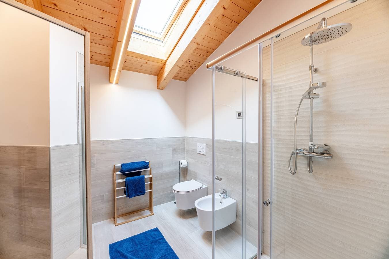 Foto 5 von 28: Zimmer 'Elena' mit Gemeinschaftspool, WLAN und Klimaanlage
