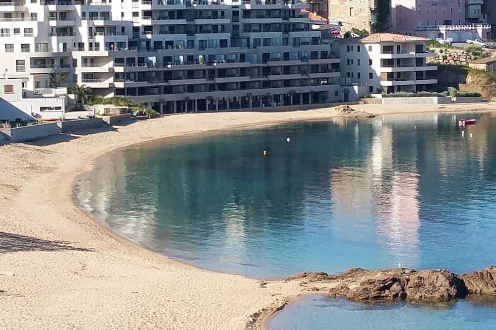 Foto 10 von 12: T3 steht am Strand mit Meerblick