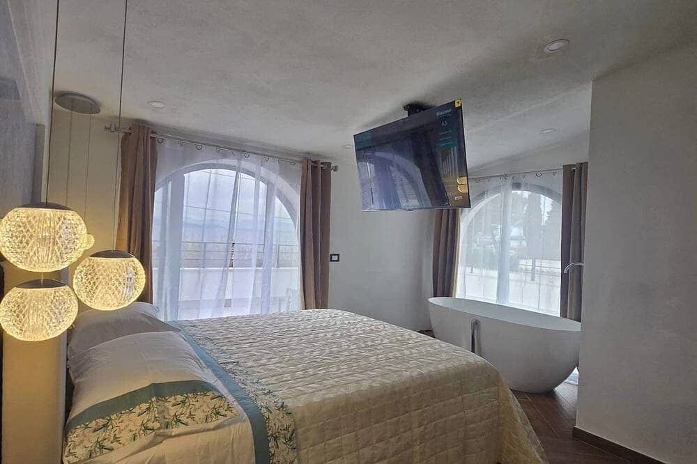 Foto 4 von 19: Presidential Suite in Seafront Luxury Villa