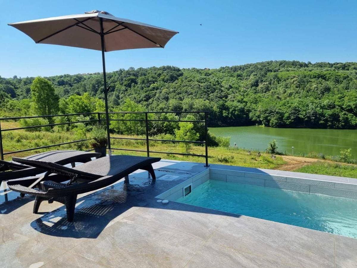 Glamping A frame lake Heated pool 1