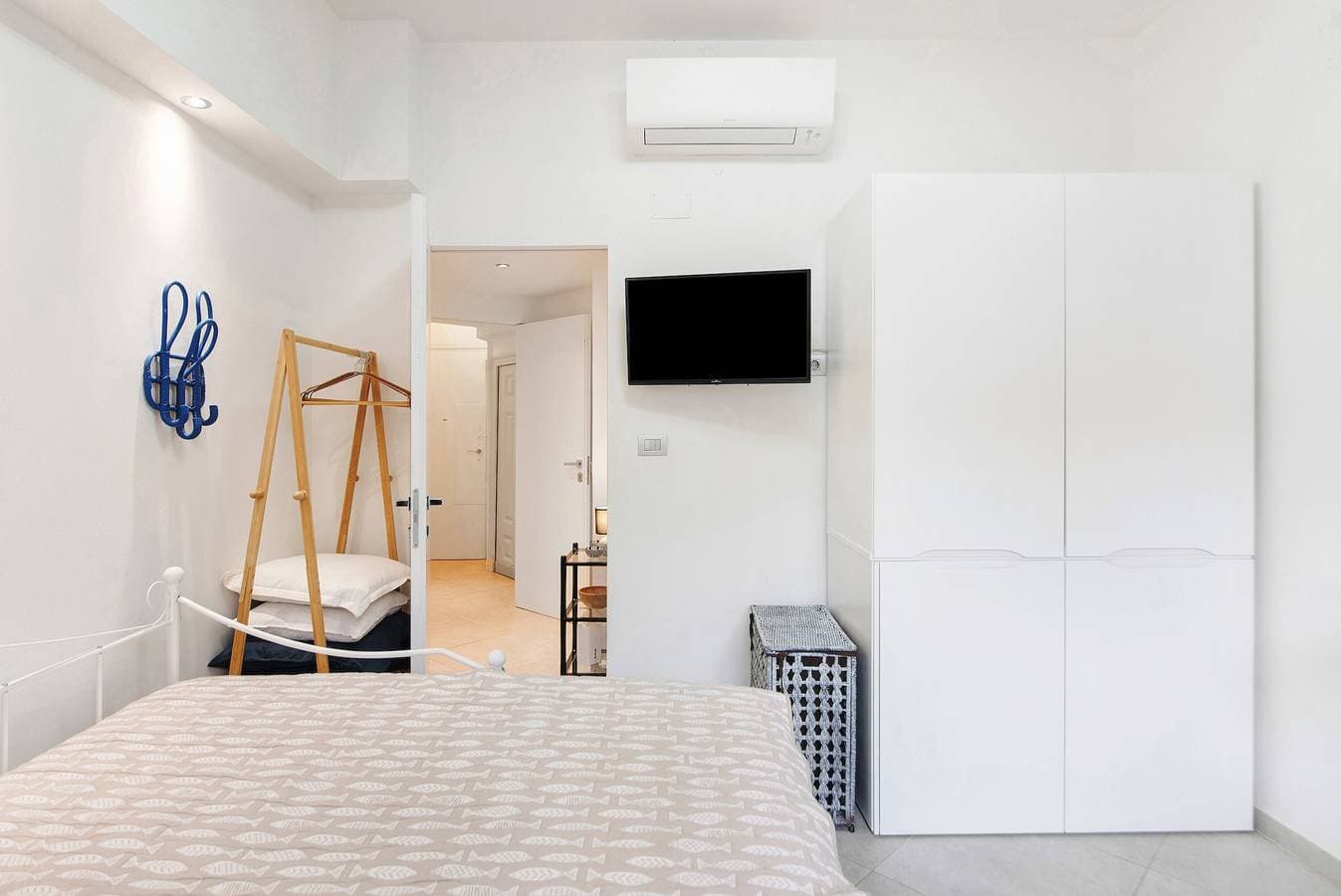 Foto 12 von 27: Apartment 'Margherita - Direkt am Meer' mit Balkon, WLAN und Klimaanlage