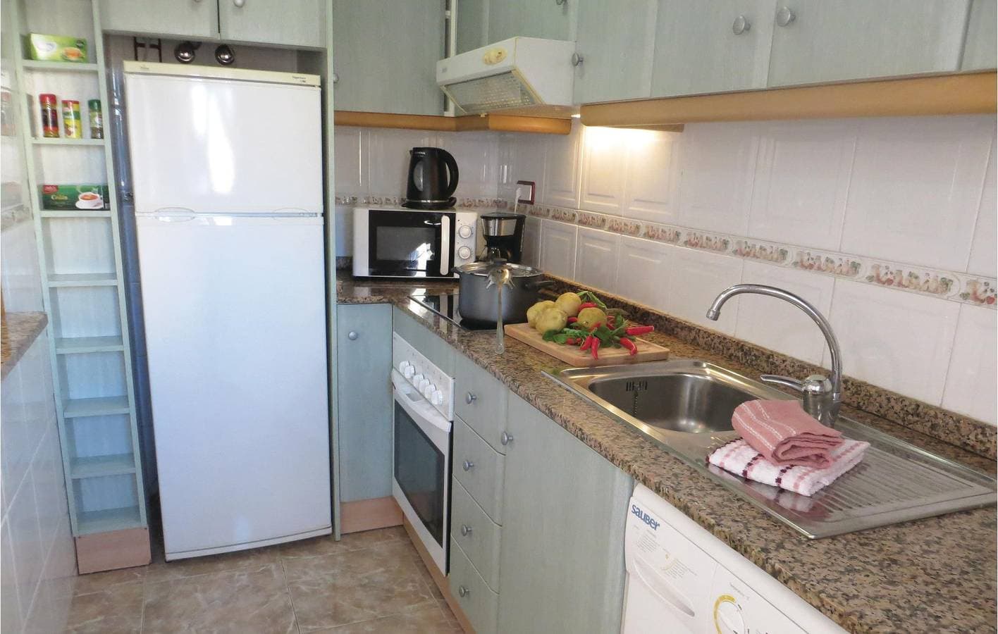 Foto 6 von 13: Apartment am Pool mit AC und Terrasse, 1,5 km zum Strand