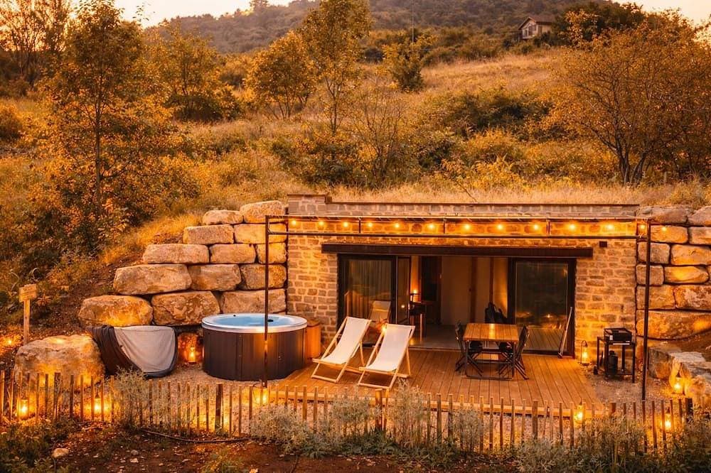 Foto 9 von 15: Unusual accommodation with jacuzzi and paddle