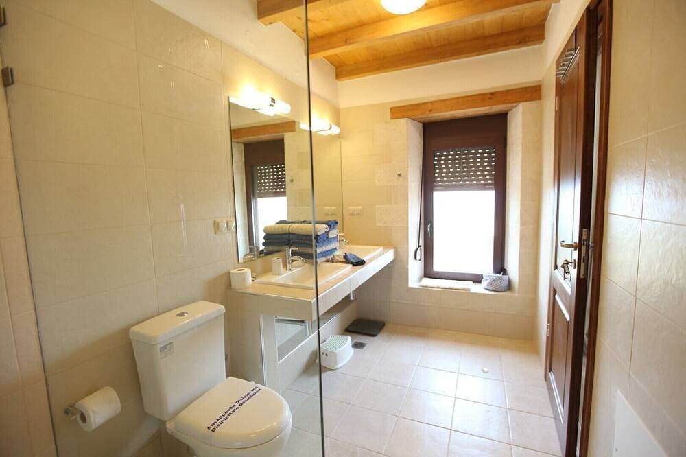 Foto 9 von 30: Villa Minea, großzügige 4 Sz- Villa mit großem beheizbarem Pool, zu Fuß ins Dorf