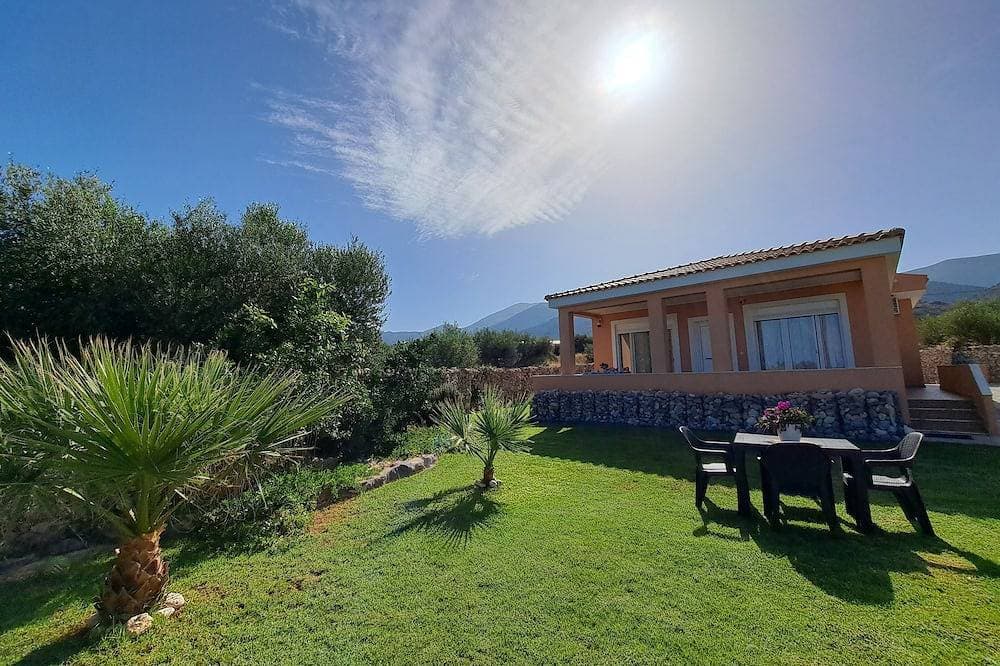 Καινουρια Villa Christina βρίσκεται στα Μάλια, όμορφη θέα  υπέροχο ηλιοβασίλεμα. 1