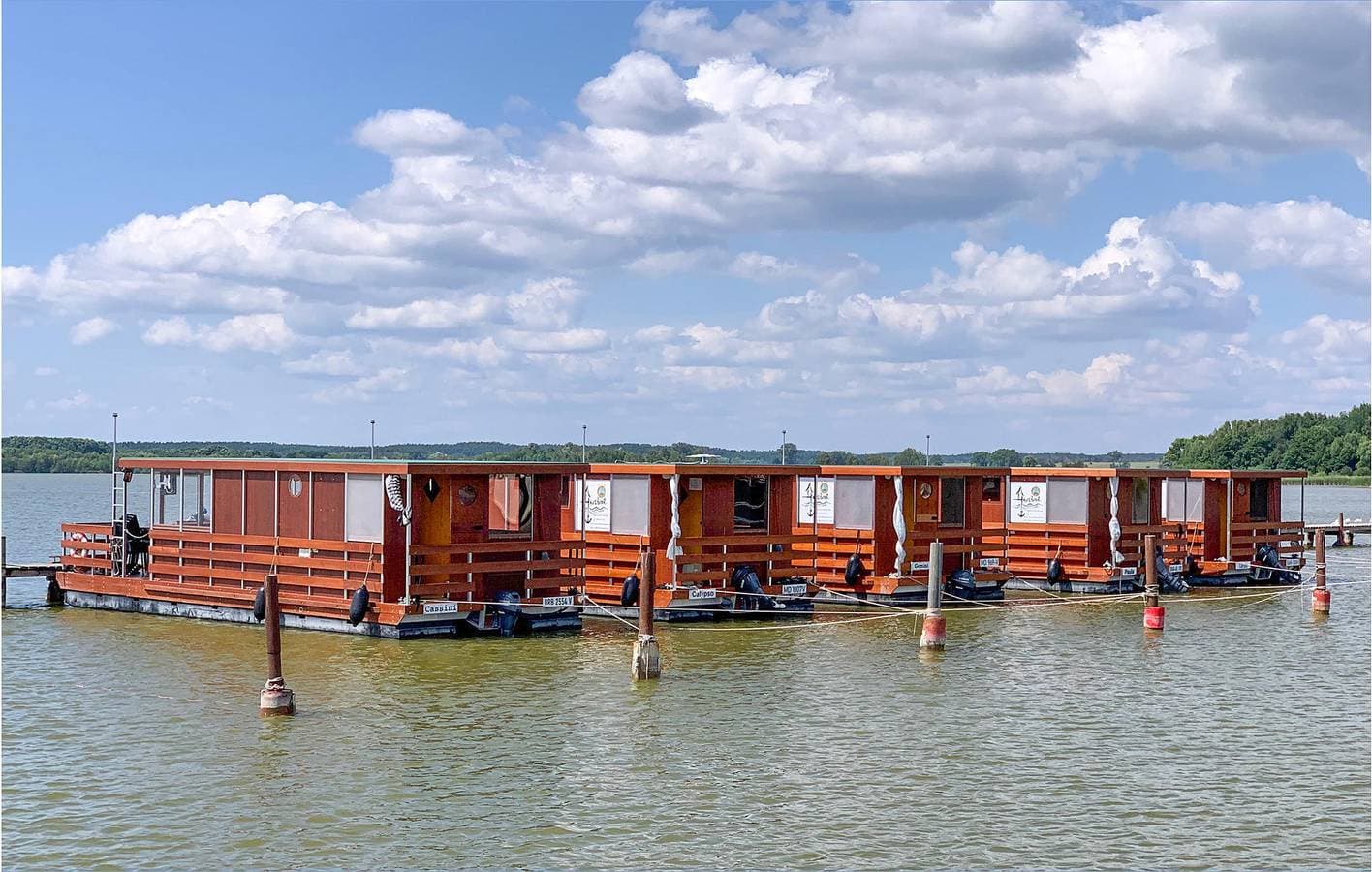 Gemütliches Hausboot mit Terrasse & WiFi in der Nähe des Stadtzentrums von Neuruppin 1