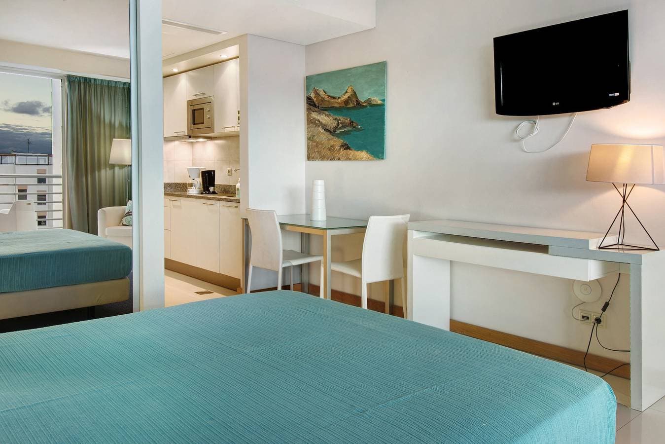 Foto 7 von 16: Apartment 'Dfm Happy Days D - Funchal' mit Balkon, WLAN und Klimaanlage