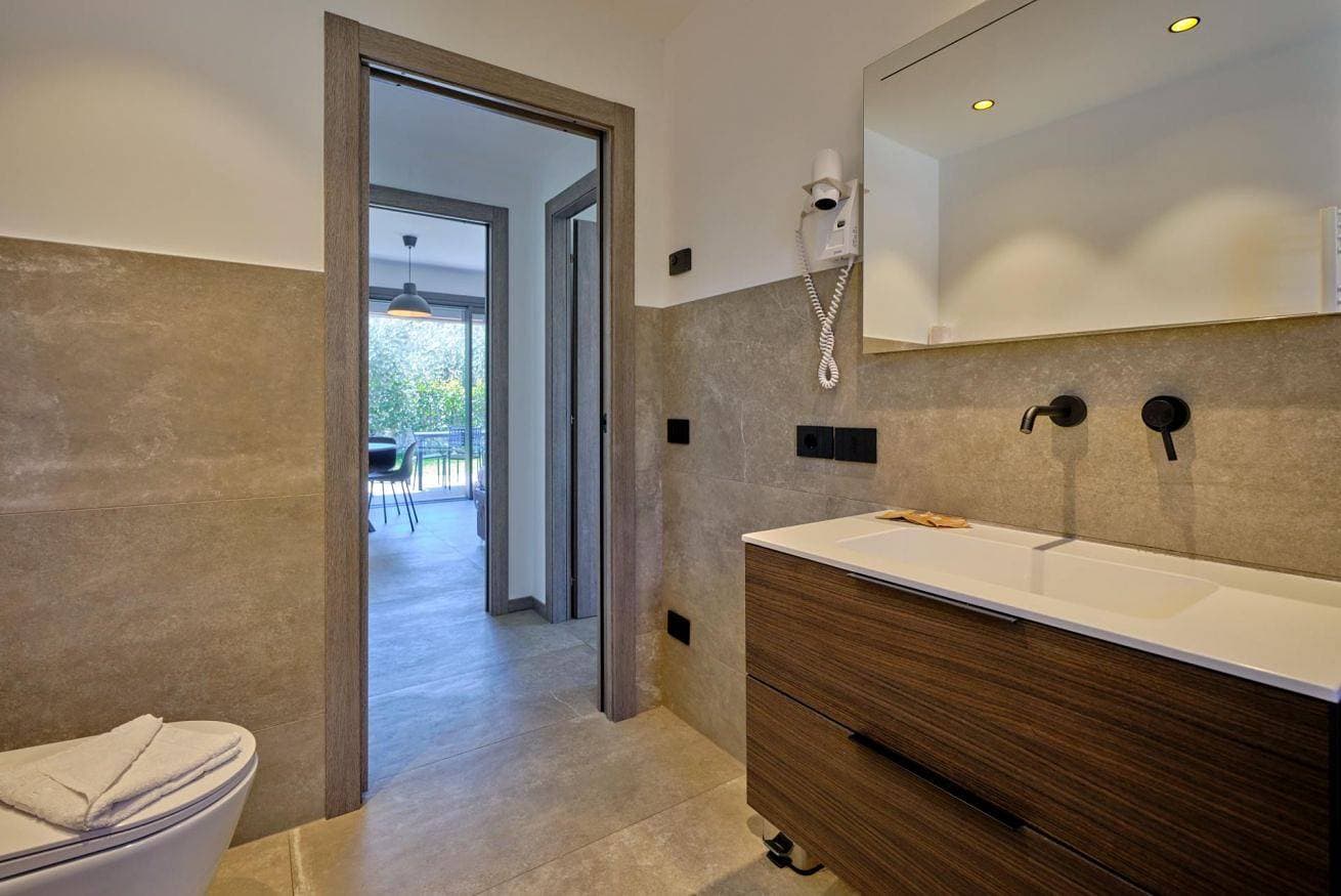 Foto 7 von 9: ApartmentsGarda - Zweizimmerwohnung B2 - Aurora Deluxe