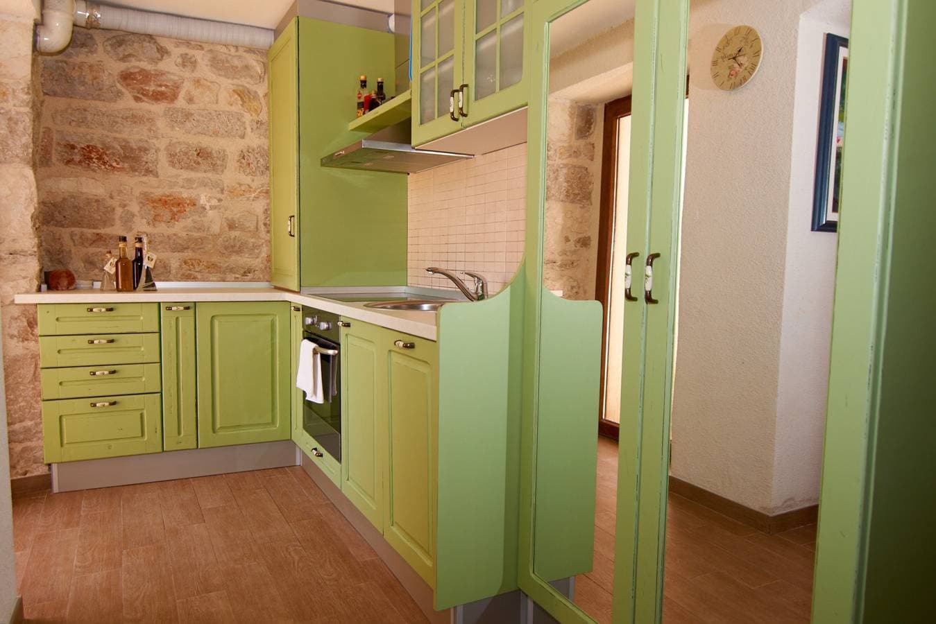 Foto 6 von 9: 2-Zimmer-Haus mit Terrasse und Meerblick Krapanj, Sibenik