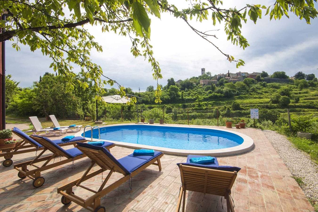 Foto 11 von 50: Ferienhaus mit Pool, Klimaanlage, Grill und in ruhiger Lage