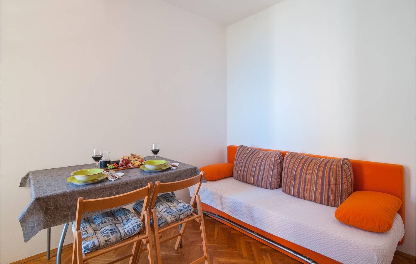 Foto 13 von 25: Apartment mit Meerblick, Parkplatz, Terrasse und WiFi